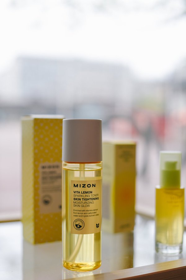 MIZON | Vita Lemon Sparkling Toner -kirkastava ja kosteuttava geelimäinen kasvovesi